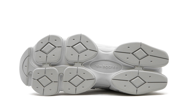 9060 Triple White