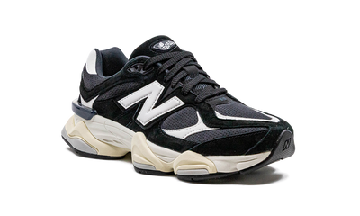 9060 Black